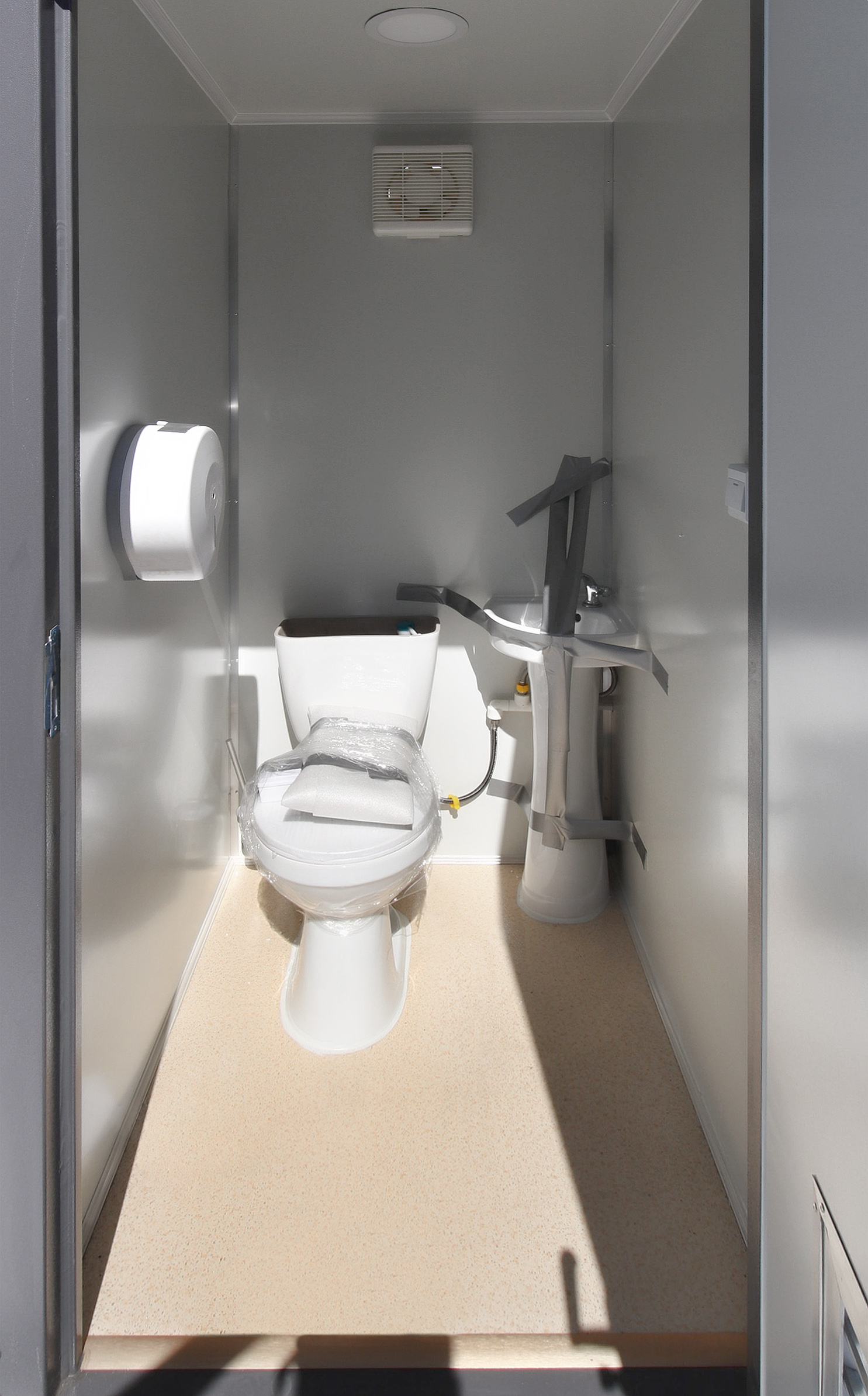 M&B | DOUBLE STALL PORTABLE WASHROOM - Custom Cubes