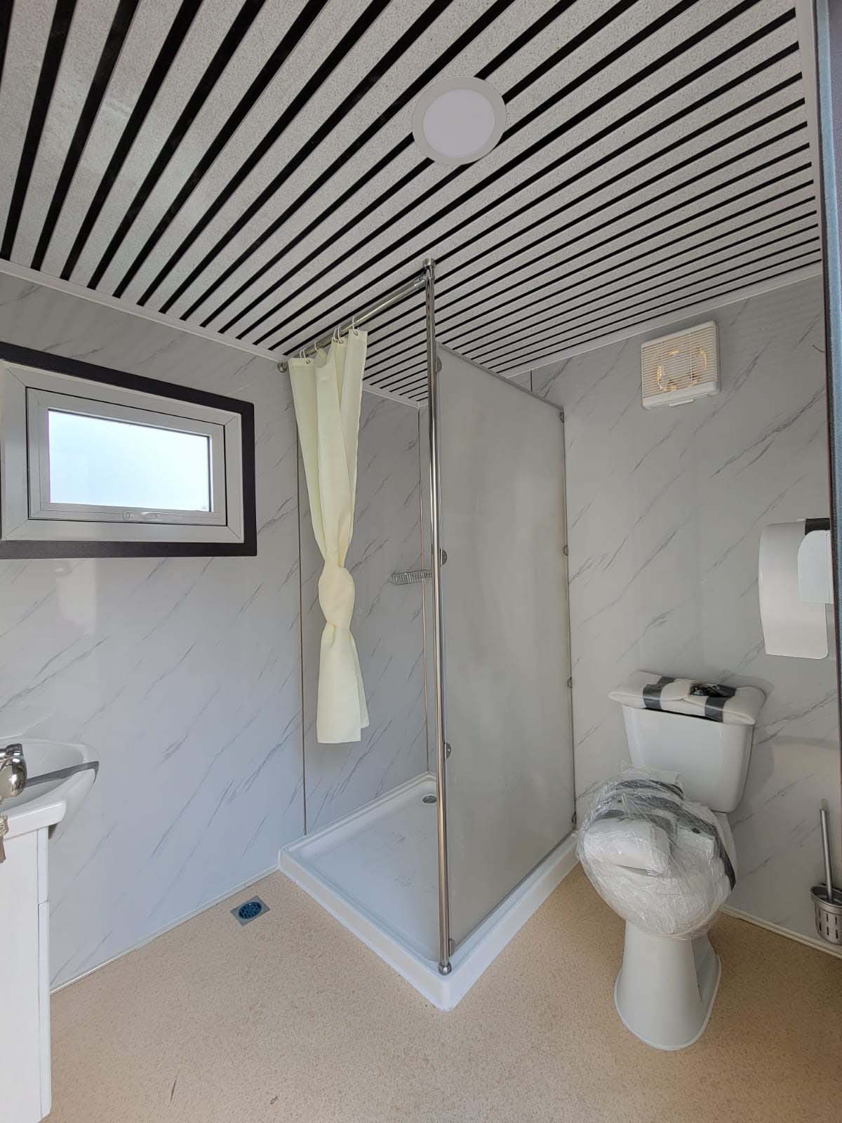 M&B | PORTABLE WASHROOM + SHOWER - Custom Cubes